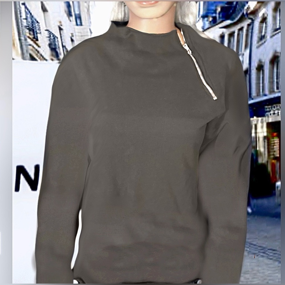 LIME &VINE Women’s Gray Sweatshirt